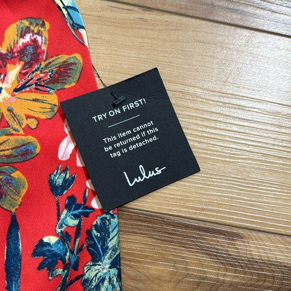 Beautiful Lulus dress. - Picture 4 of 6